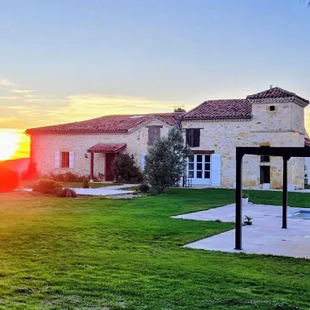 La Colline Gersoise-piscine-sauna Nyaraló *