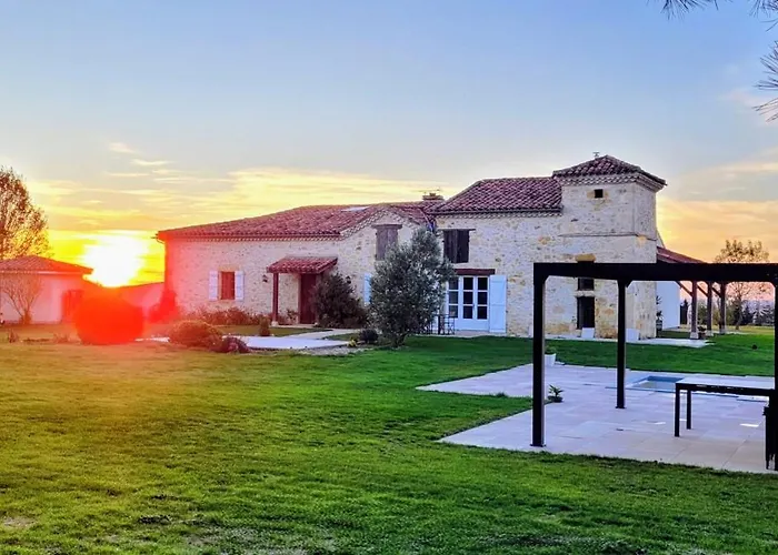 La Colline Gersoise-piscine-sauna Prázdninový dům *